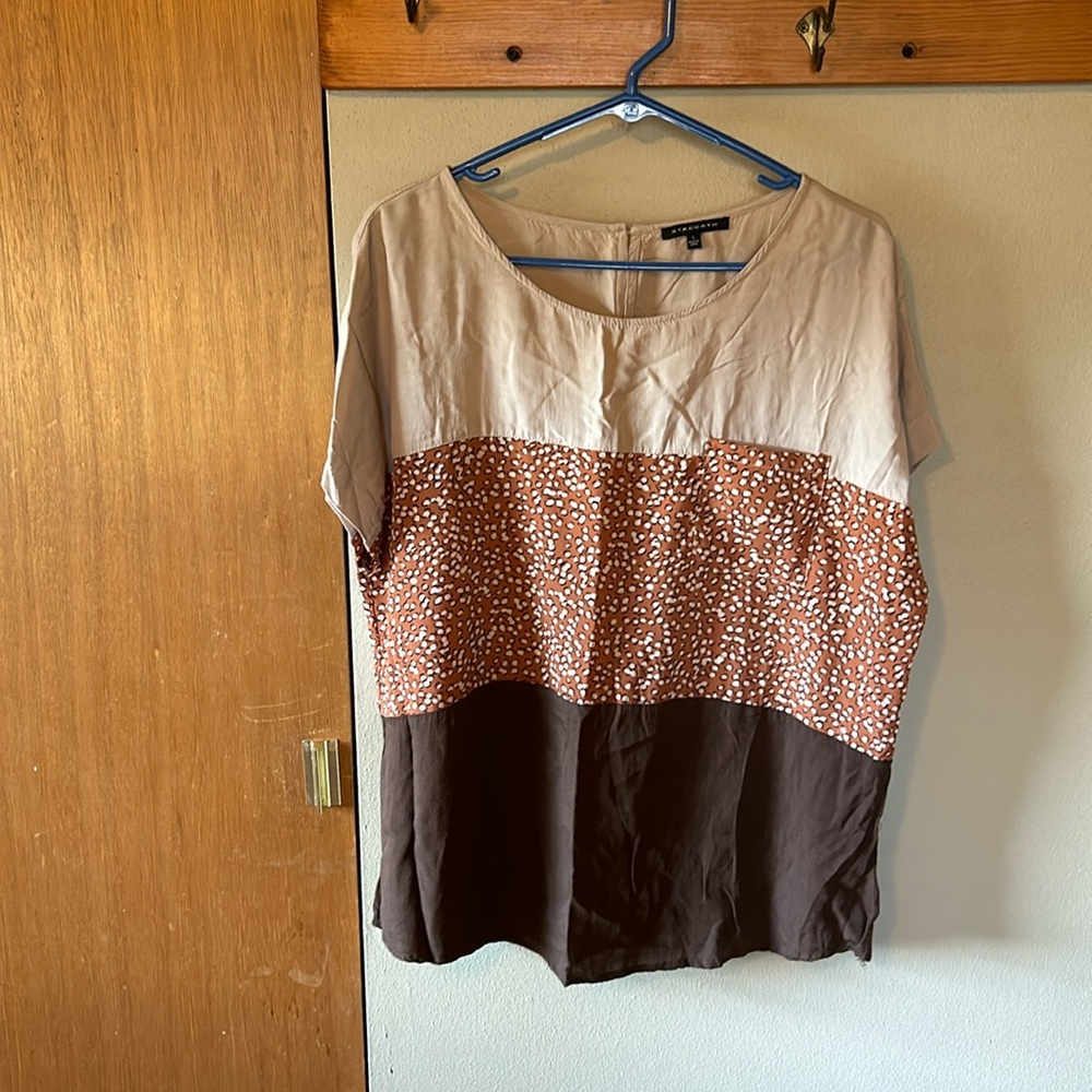 Short sleeved blouse